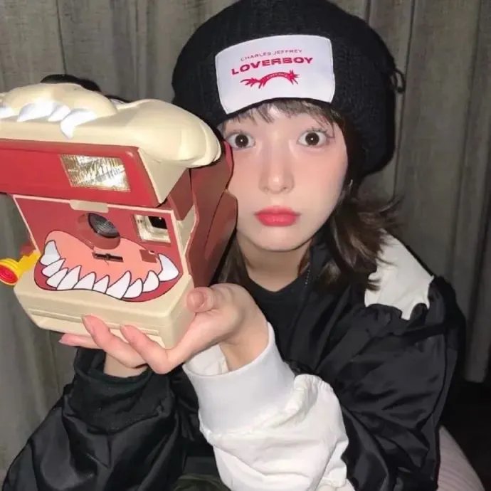 风吹云动星不动